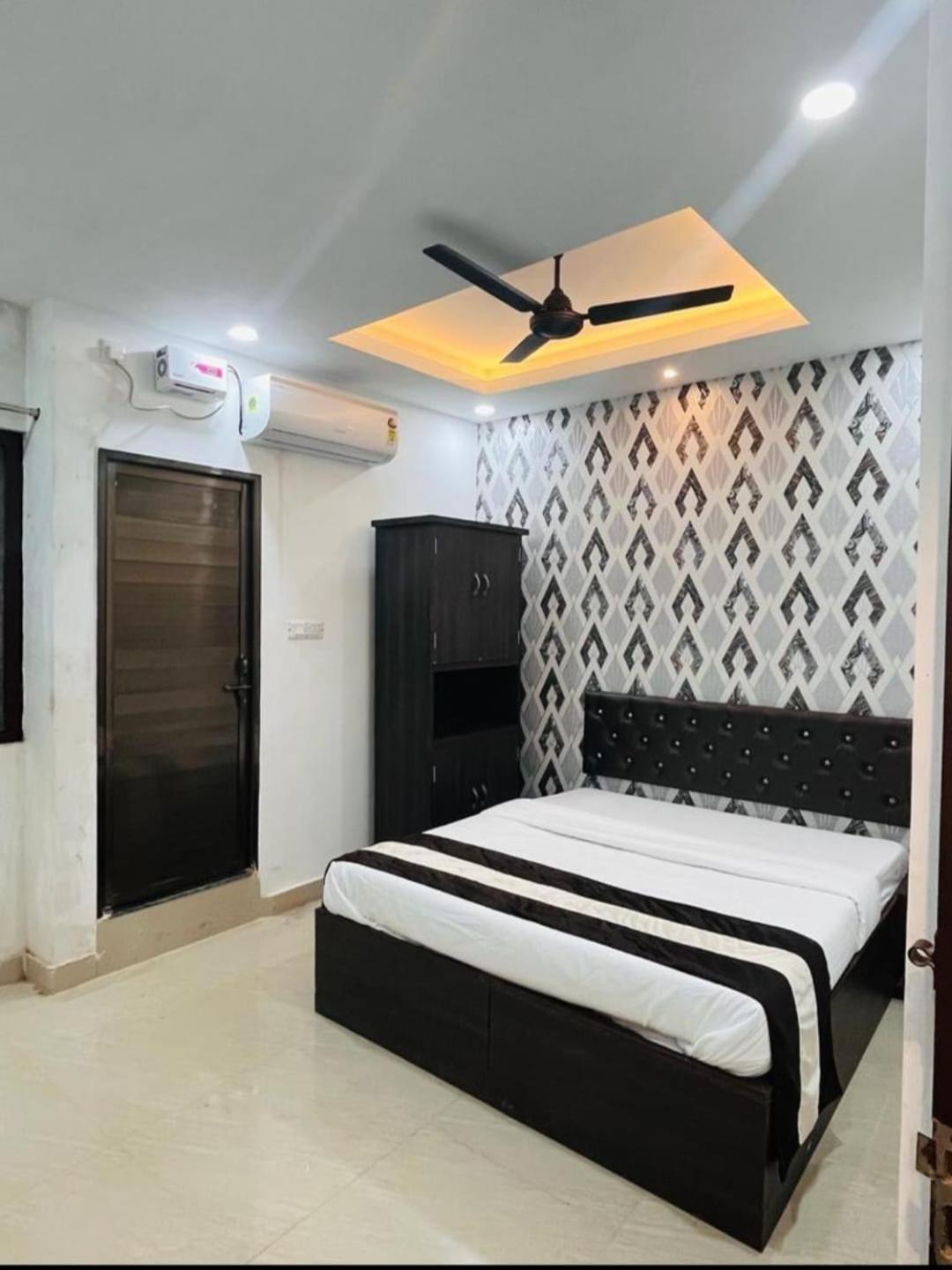 Hotel Shiv Mangalam Near Kashi Vishwanath Tample Varanasi Exterior foto